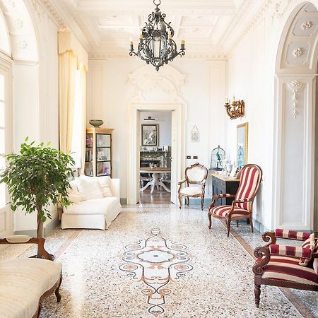 لانزو تورينيس Villa Erre - Literary B&B المظهر الخارجي الصورة